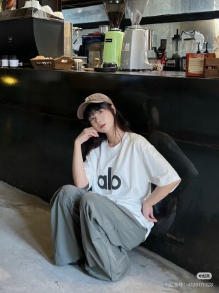 Alo Yoga Logo T-Shirt White view 6