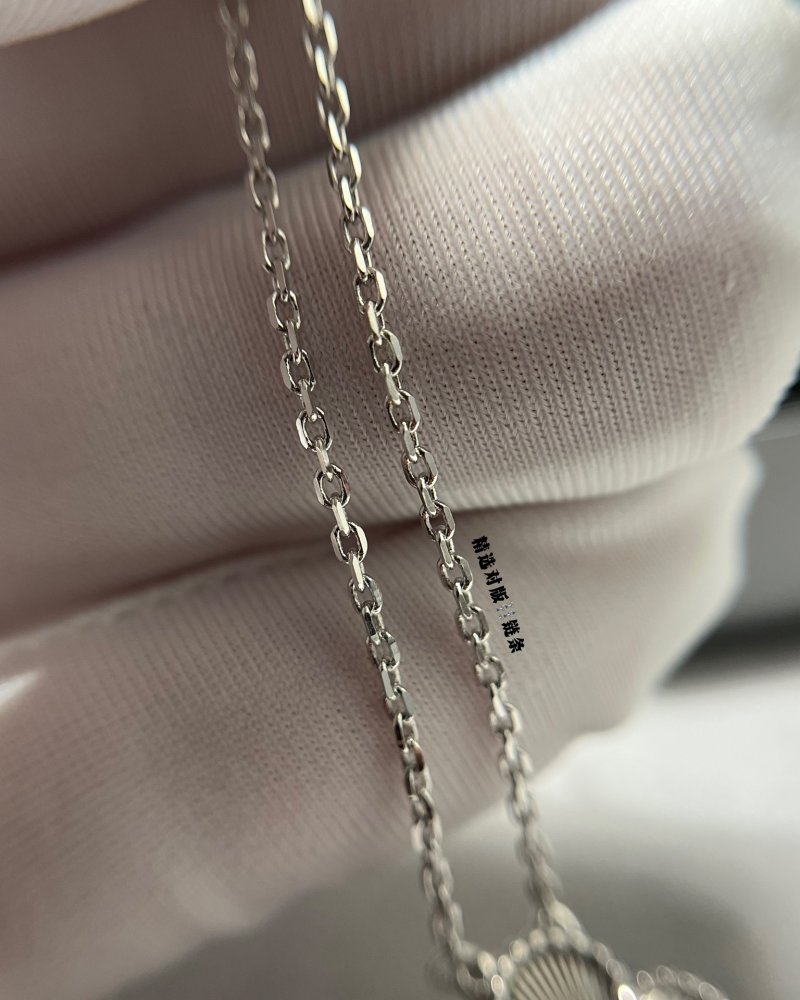 Van Cleef & Arpels Alhambra Silver Clover Pendant Necklace view