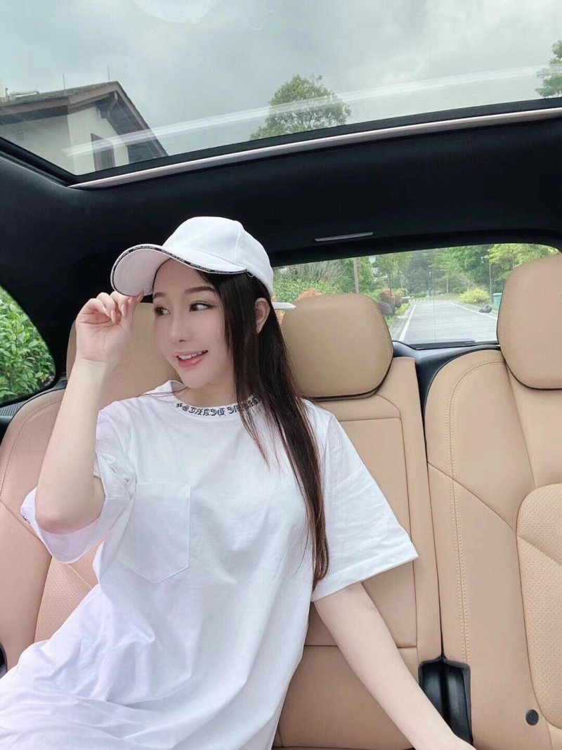 White Pocket Crewneck Short Sleeve T-Shirt view