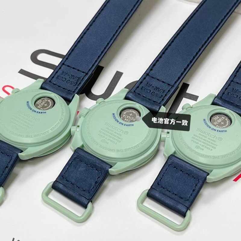 Omega x Swatch MoonSwatch Speedmaster Chronograph - Earth Green view