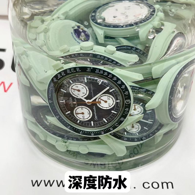 Omega x Swatch MoonSwatch Speedmaster Chronograph - Earth Green view