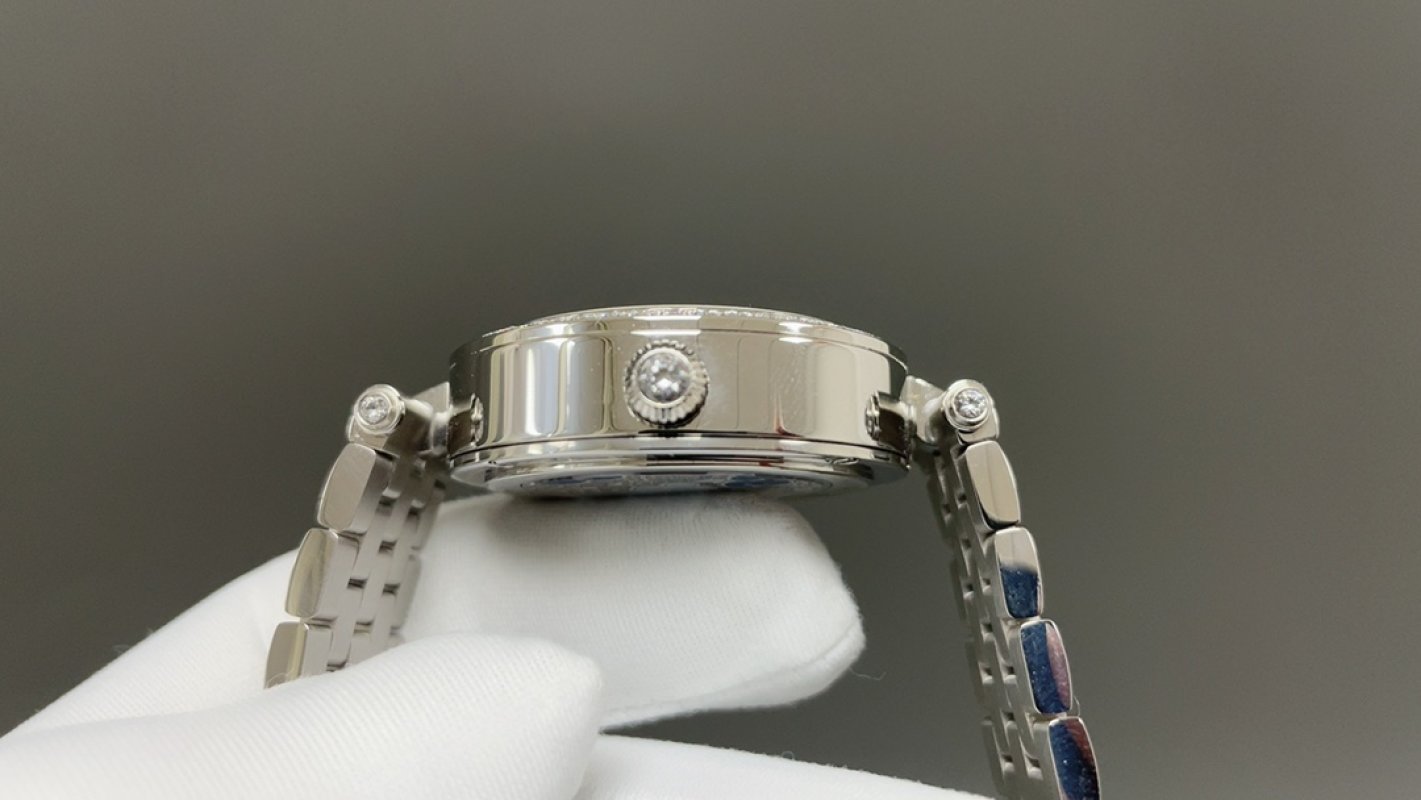 Van Cleef & Arpels Lady Féerie Blue Dial Diamond Watch view