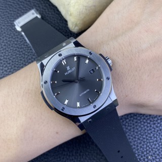 Hublot Classic Fusion 42mm Black Dial Rubber Strap Watch