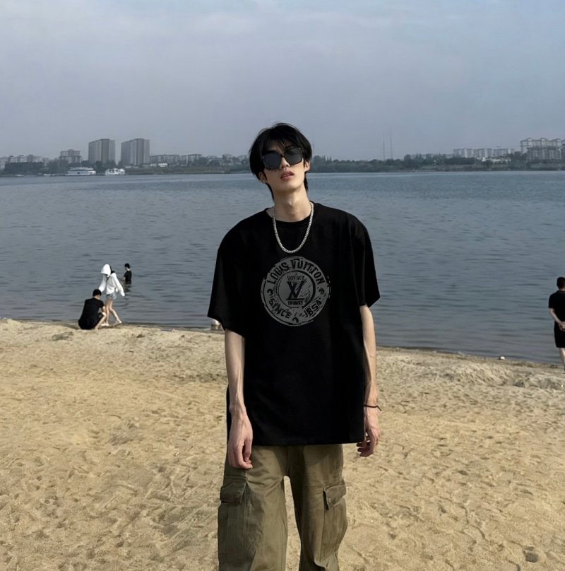 Louis Vuitton Voyage Trunks Circle Logo Black T-Shirt view