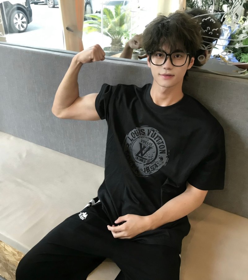 Louis Vuitton Voyage Trunks Circle Logo Black T-Shirt view