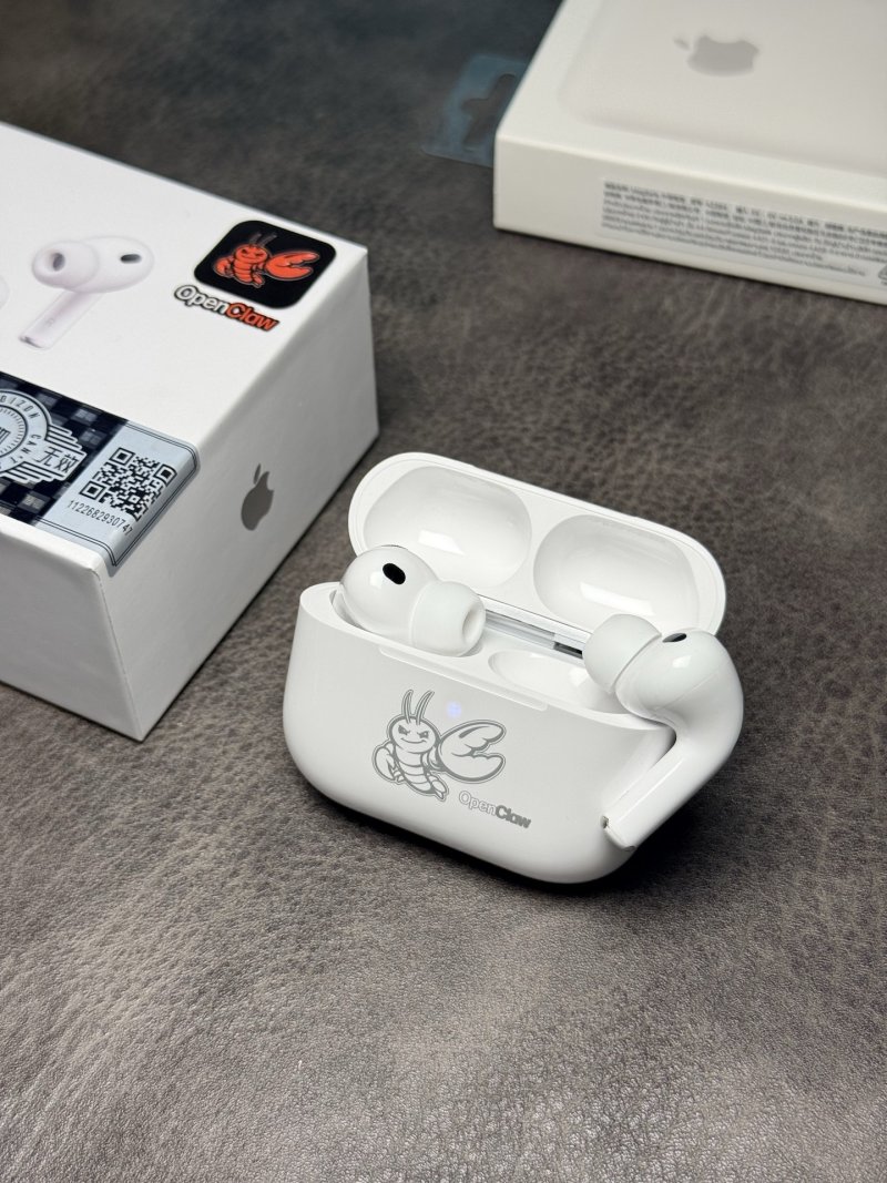 Apple AirPods Pro 3 White Earbuds with Charging Case view