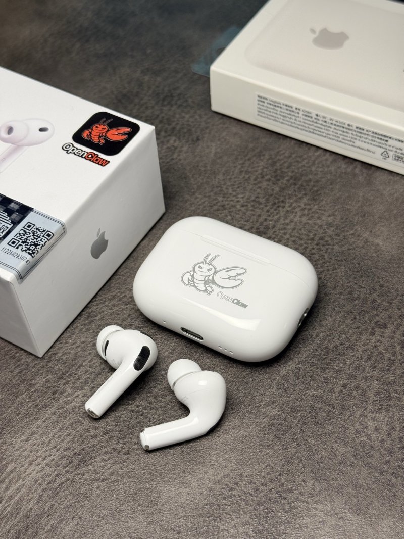 Apple AirPods Pro 3 White Earbuds with Charging Case view