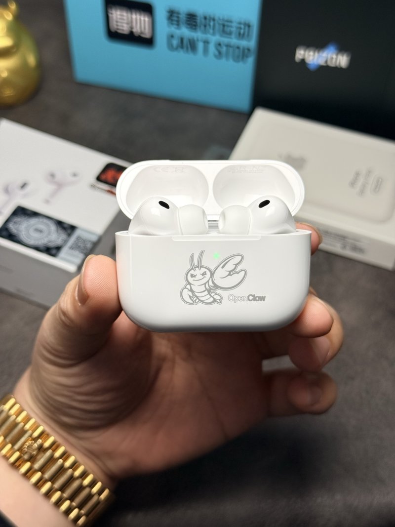 Apple AirPods Pro 3 White Earbuds with Charging Case view