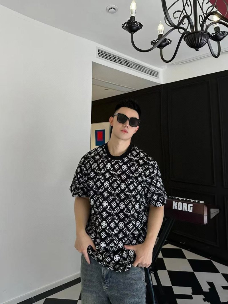 Louis Vuitton Monogram Black Short Sleeve T-Shirt view