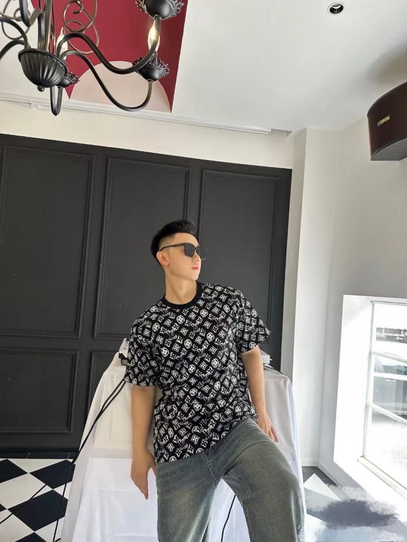 Louis Vuitton Monogram Black Short Sleeve T-Shirt view