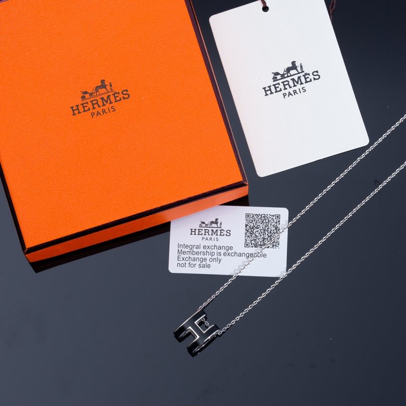 Hermès H Enamel Gold Chain Necklace view