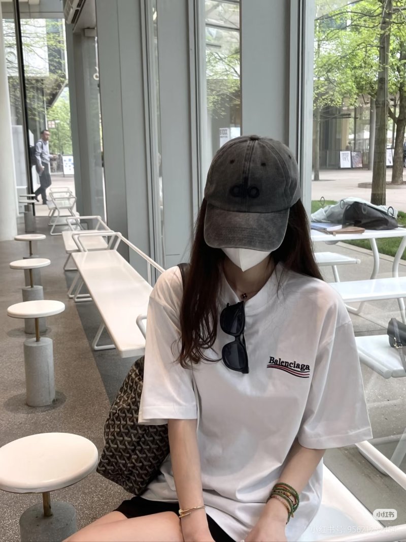 Descente Silicone Logo Sport Polo Shirt Grey view