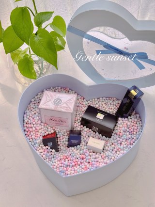 Gentle Sunset Luxury Beauty Gift Set with Fragrance & Cosmetics view 2