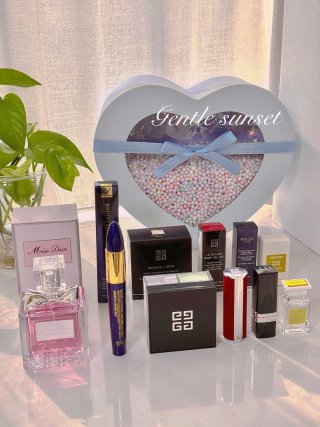 Gentle Sunset Luxury Beauty Gift Set with Fragrance & Cosmetics view 5