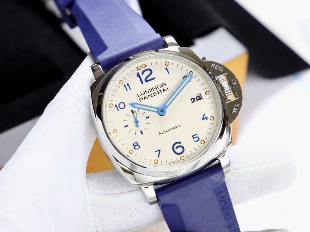 Panerai Luminor Due 42mm Cream Dial Blue Rubber Strap view