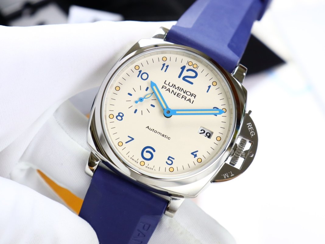 Panerai Luminor Due 42mm Cream Dial Blue Rubber Strap view