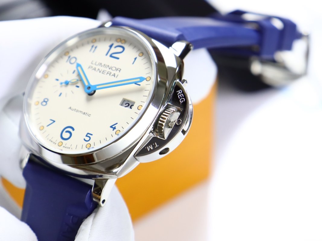 Panerai Luminor Due 42mm Cream Dial Blue Rubber Strap view