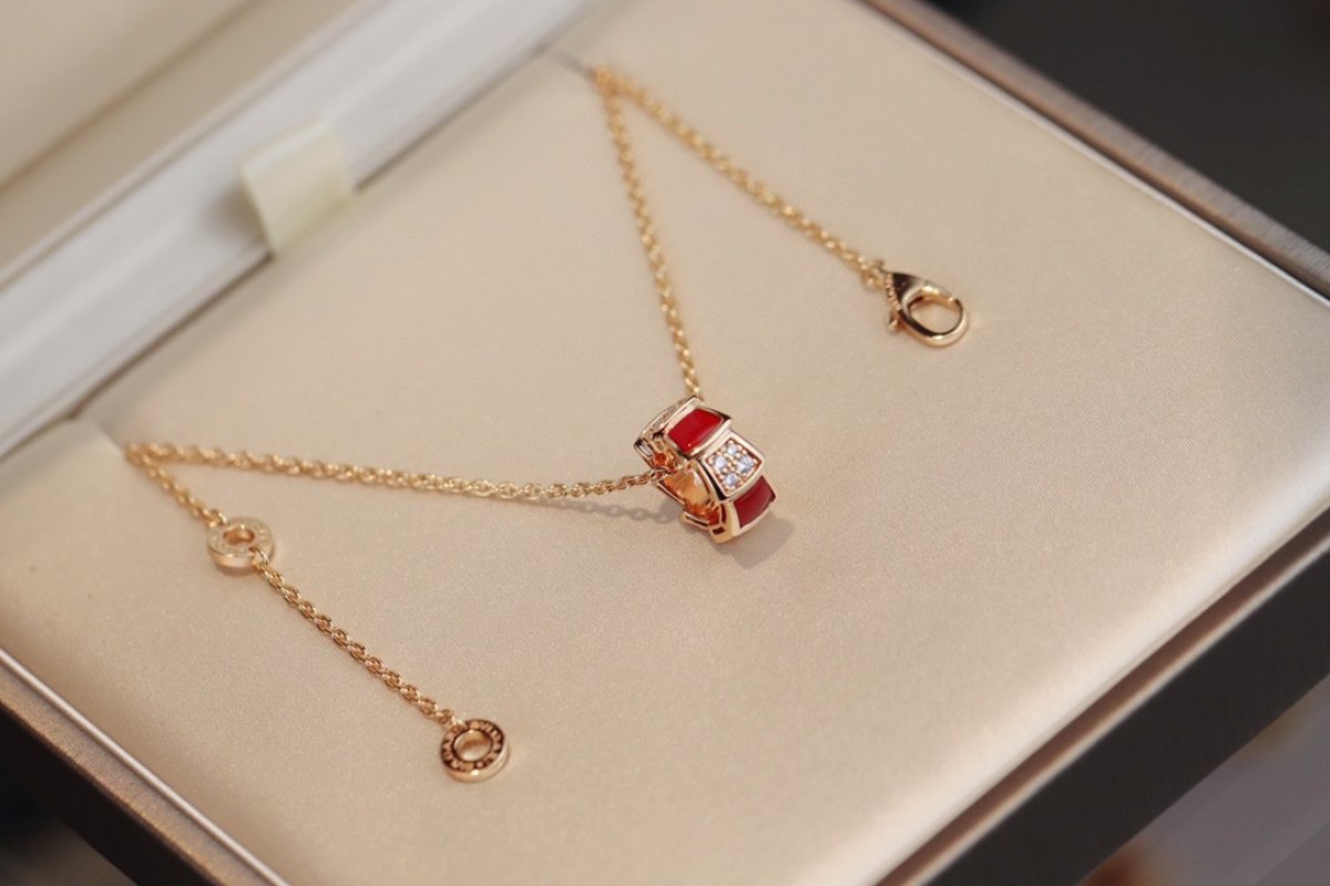 Bvlgari Serpenti Viper Rose Gold Red Carnelian Necklace view