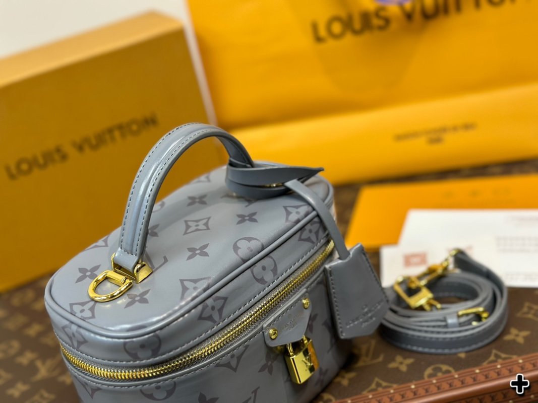 Louis Vuitton Monogram Empreinte Cosmetic Pouch Grey view
