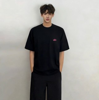 Alo Black Short Sleeve T-Shirt view 3