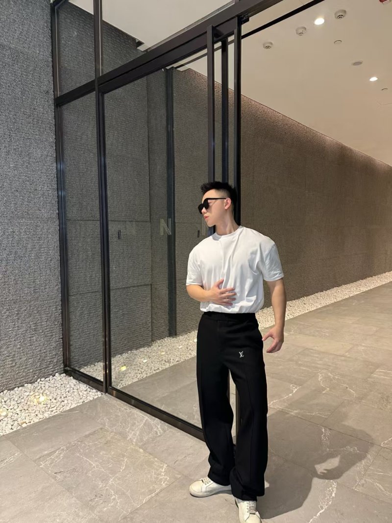 Louis Vuitton Black Relaxed-Fit Trousers view