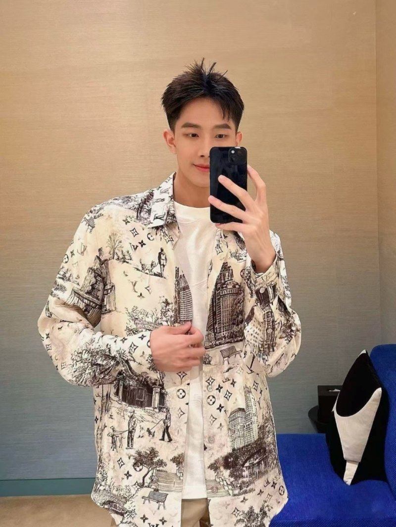 Louis Vuitton Monogram Toile Iconography Print Oversized Shirt Cream view