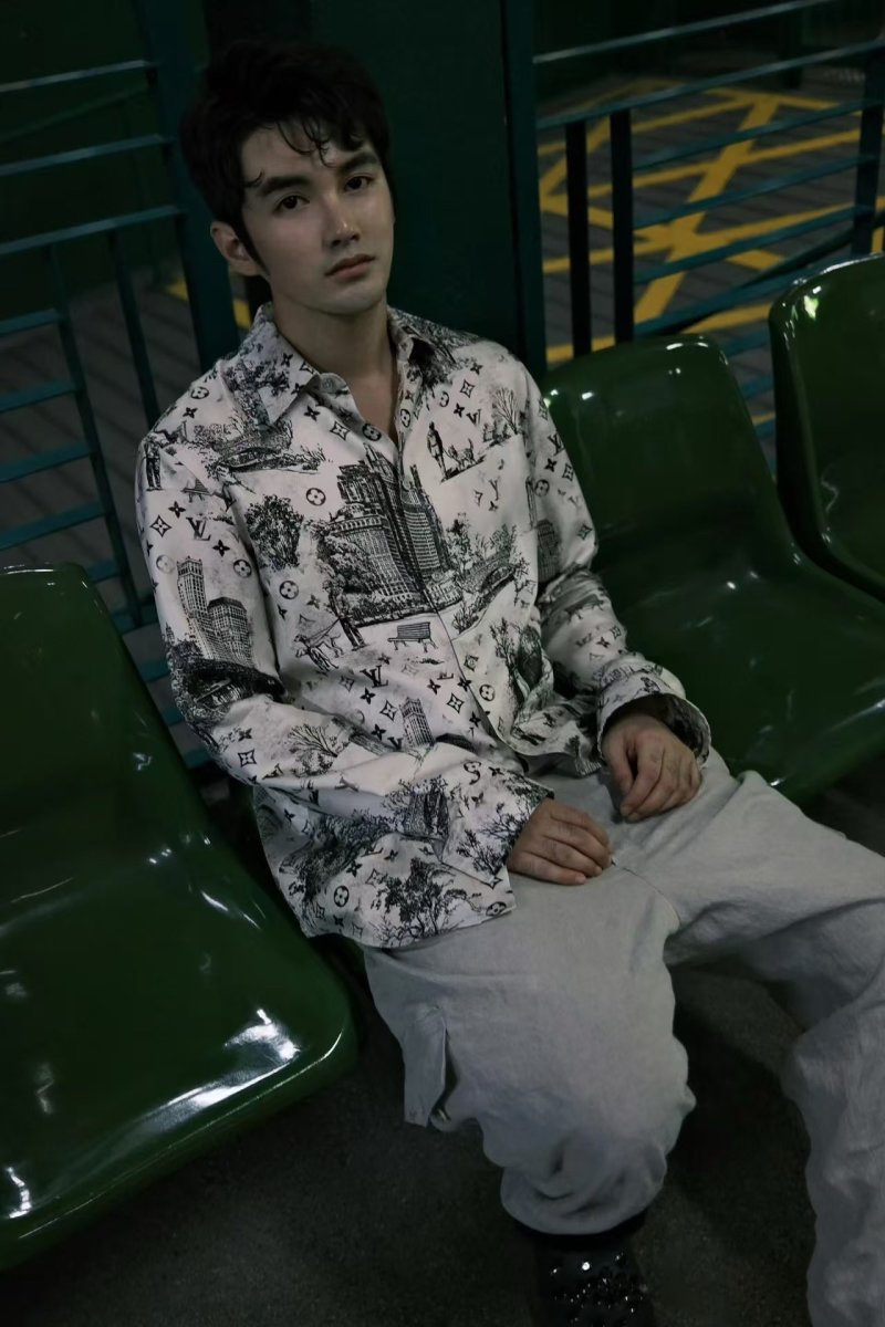 Louis Vuitton Monogram Toile Iconography Print Oversized Shirt Cream view