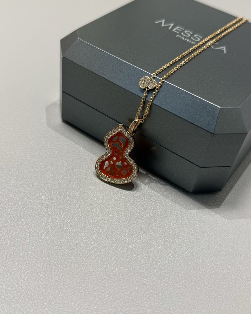 Qeelin Red Agate Lace Gourd Pendant Necklace Gold view