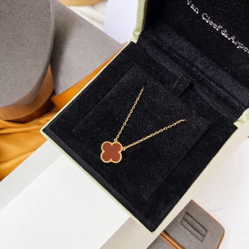 Van Cleef & Arpels Vintage Alhambra Gold Clover Necklace view
