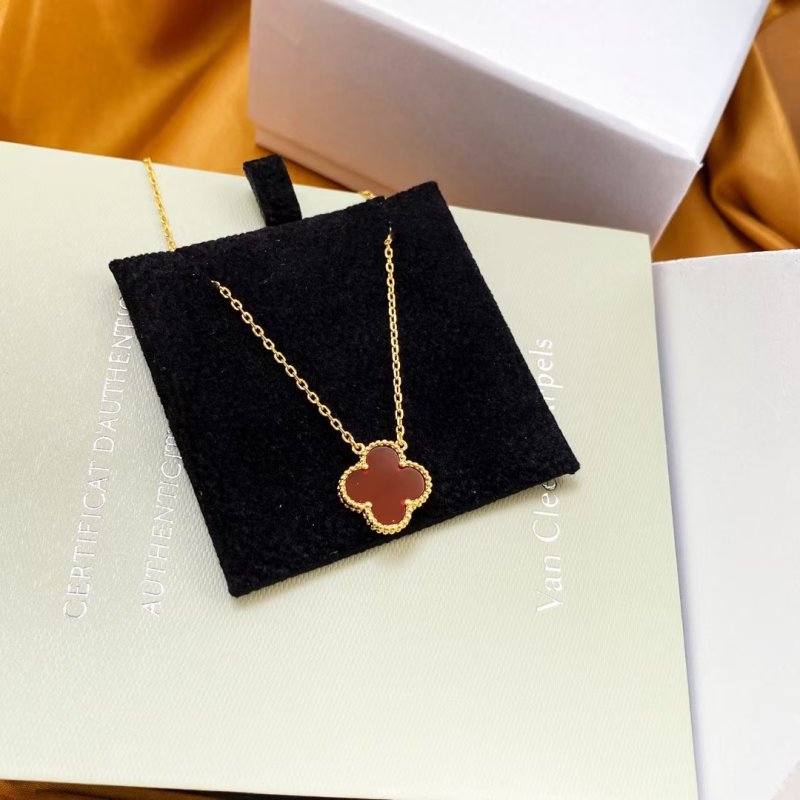Van Cleef & Arpels Vintage Alhambra Gold Clover Necklace view