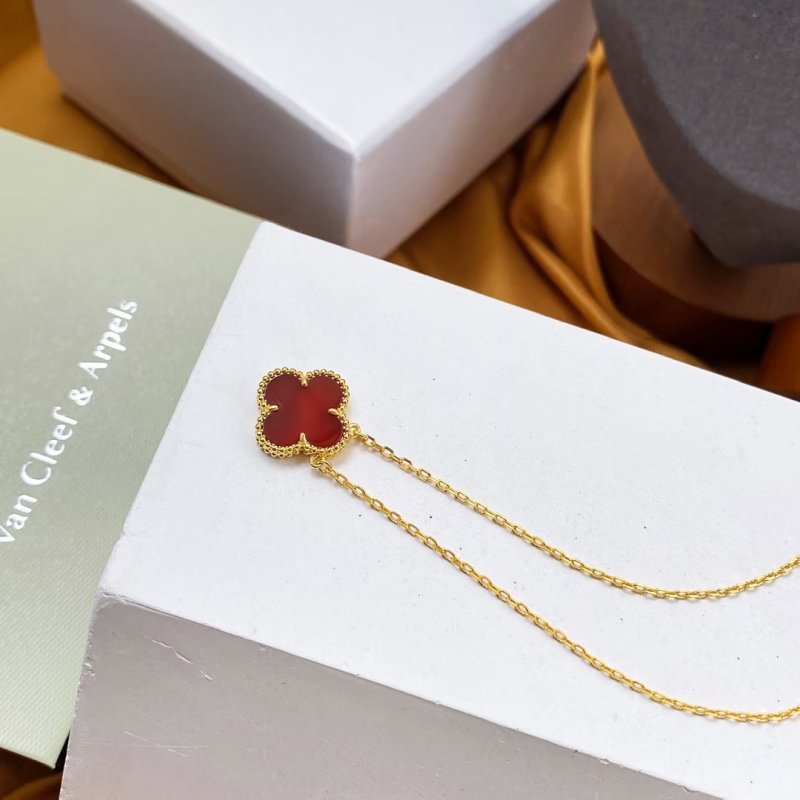 Van Cleef & Arpels Vintage Alhambra Gold Clover Necklace view