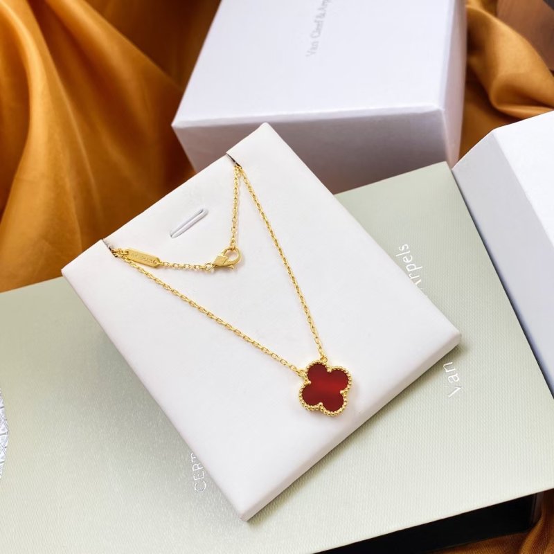 Van Cleef & Arpels Vintage Alhambra Gold Clover Necklace view