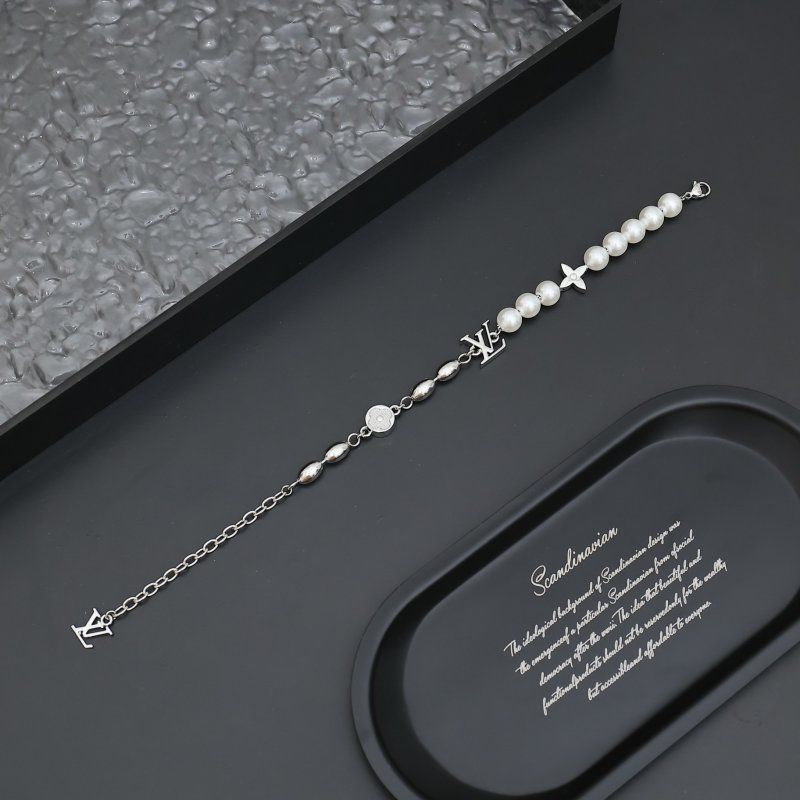 Louis Vuitton Pearls Fusion Bracelet - Silver & White