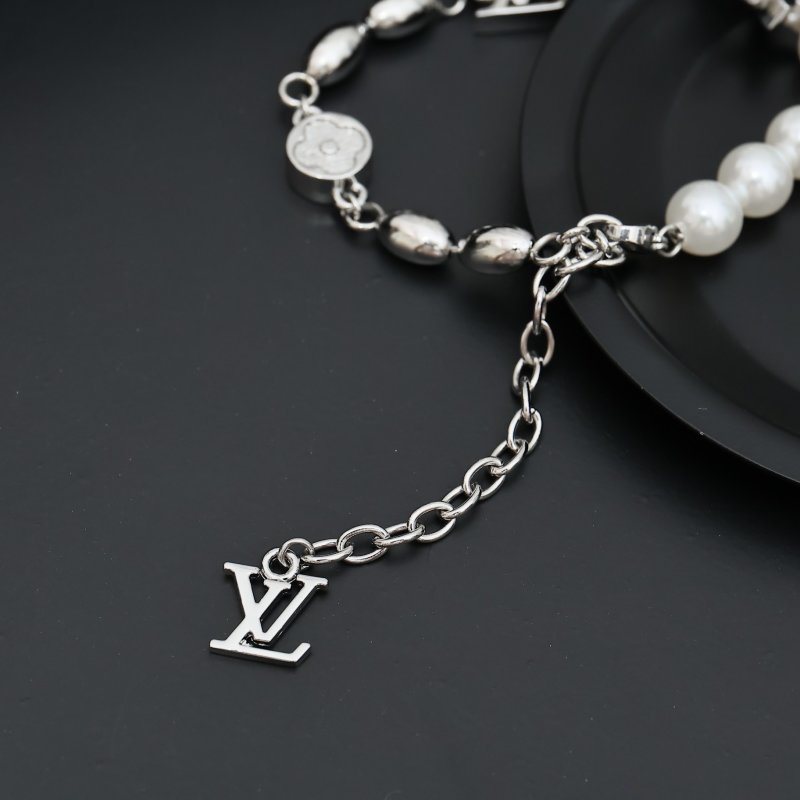 Louis Vuitton Pearls Fusion Bracelet - Silver & White view