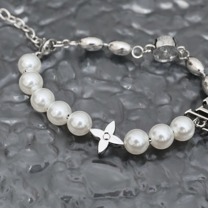 Louis Vuitton Pearls Fusion Bracelet - Silver & White view