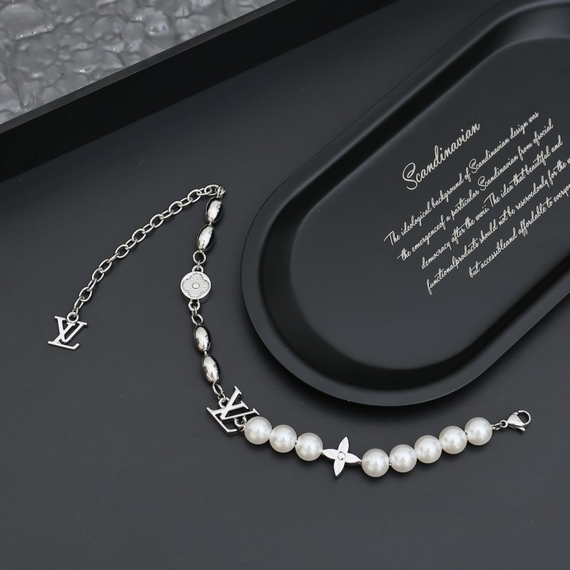 Louis Vuitton Pearls Fusion Bracelet - Silver & White view