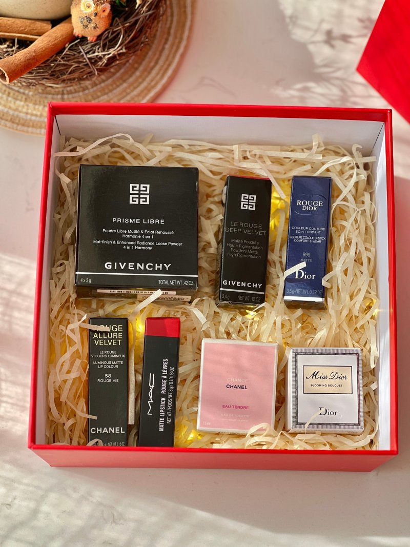 Gentle Sunset Luxury Beauty Gift Set with Fragrance & Cosmetics view
