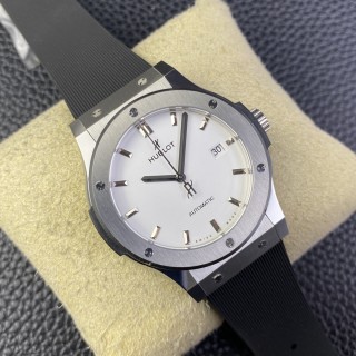 Hublot Classic Fusion 42mm White Dial Automatic Watch view 2