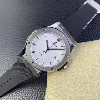 Hublot Classic Fusion 42mm White Dial Automatic Watch view 4