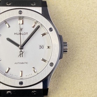 Hublot Classic Fusion 42mm White Dial Automatic Watch view 5