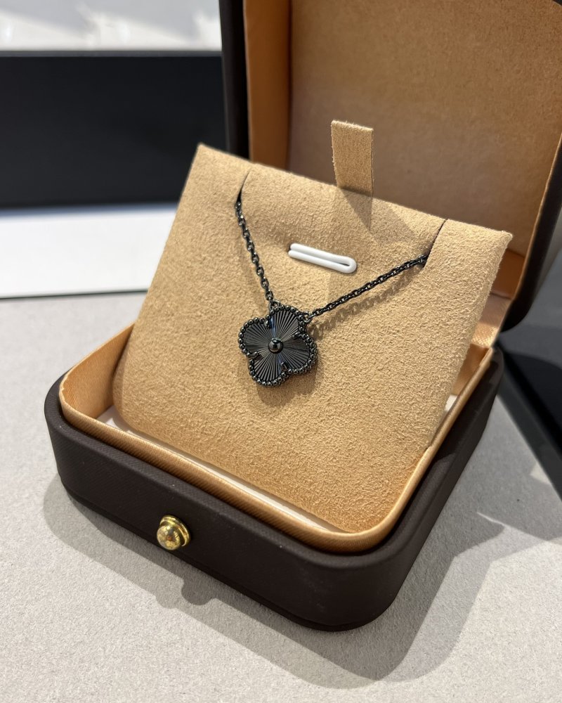 Cartier Alhambra Heart Black Onyx Pendant Necklace view