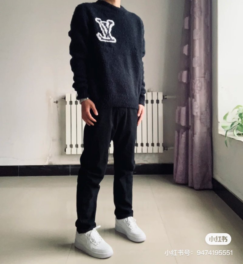 Louis Vuitton Black LV Logo Crewneck Sweater