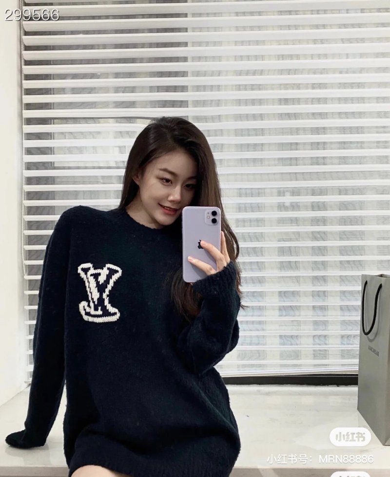 Louis Vuitton Black LV Logo Crewneck Sweater view