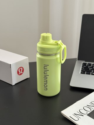 Lululemon Back to Life Insulated Water Bottle 24oz - Sunny Yellow view 2