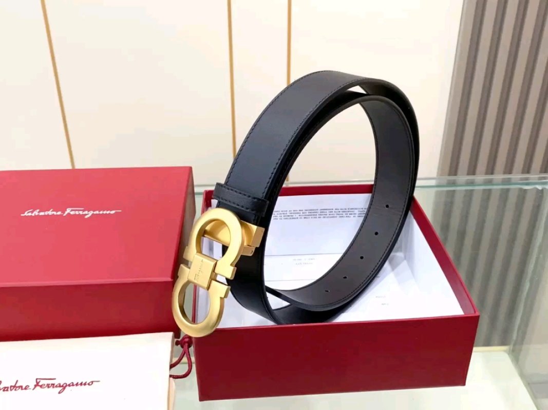 Salvatore Ferragamo Black Leather Belt Gold Gancini Buckle