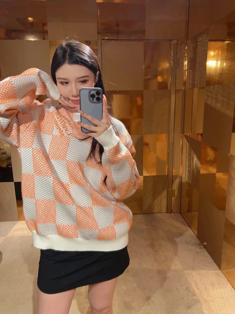 Louis Vuitton Damier Jacquard Crew Neck Sweater Cream Orange view