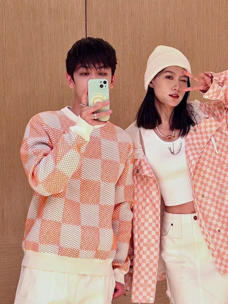 Louis Vuitton Damier Jacquard Crew Neck Sweater Cream Orange view
