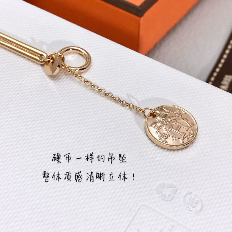 Hermès Replica H Pendant Gold Necklace Coin Style view