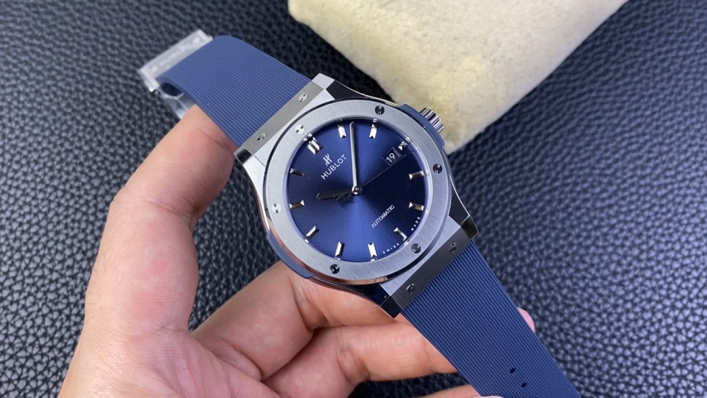 Hublot Classic Fusion 42mm Blue Dial Automatic Watch