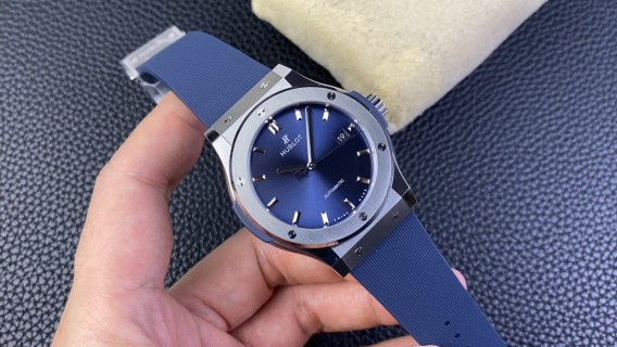 Hublot Classic Fusion 42mm Blue Dial Automatic Watch
